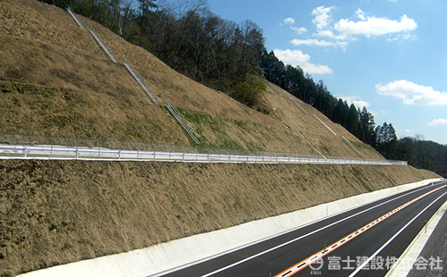 尾道・松江自動車道甲奴防護柵外工事
