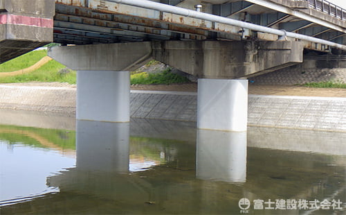 国道１８２号　道路災害防除工事（高屋川橋橋脚耐震補強）